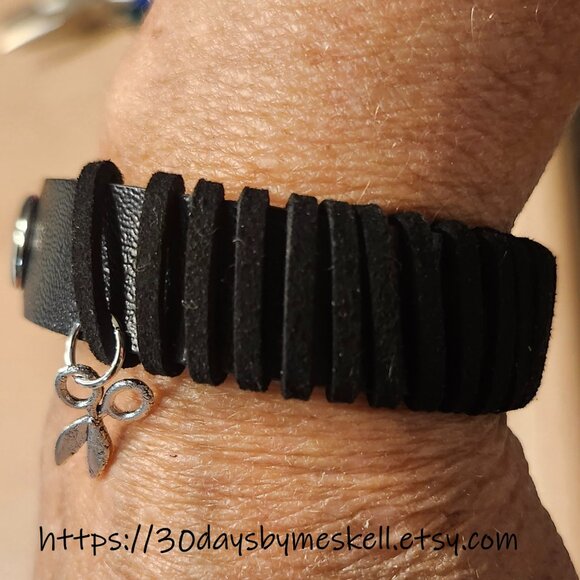 Cut The Habit: 30 Day Bracelet - Picture 1 of 6